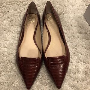 Size 10 Vince Camuto pointed burgundy flats